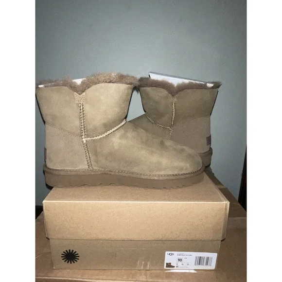 UGG Women's Size 10 Bailey Button II Sheepskin Ankle Snow Boots Hickory Brown - Picture 4 of 10